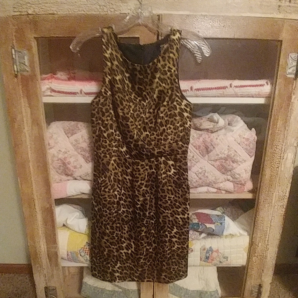 XOXO Leopard Print dress with Pockets!!
